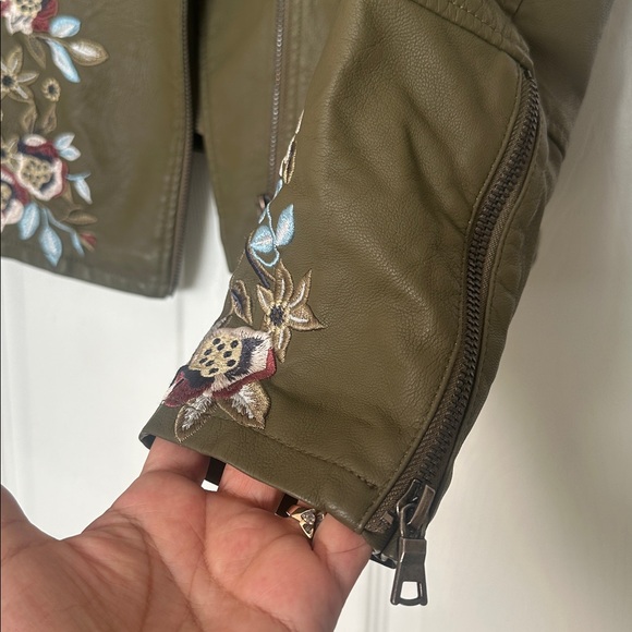 Kate & Mallory Polyurethane Women’s Jacket - Picture 5 of 8